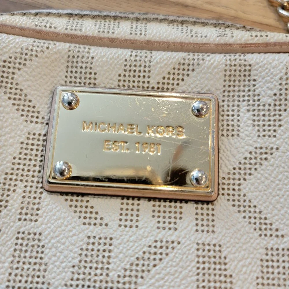 Michael Kors Jet Set Travel Signature Logo Canvas Small Crossbody Vanilla/Acorn - Picture 3 of 16